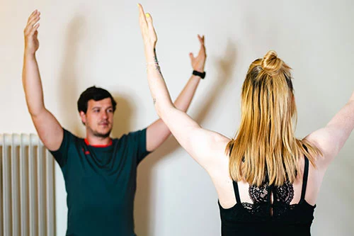 Physiotherapeut Mölln bei der manuellen Therapie